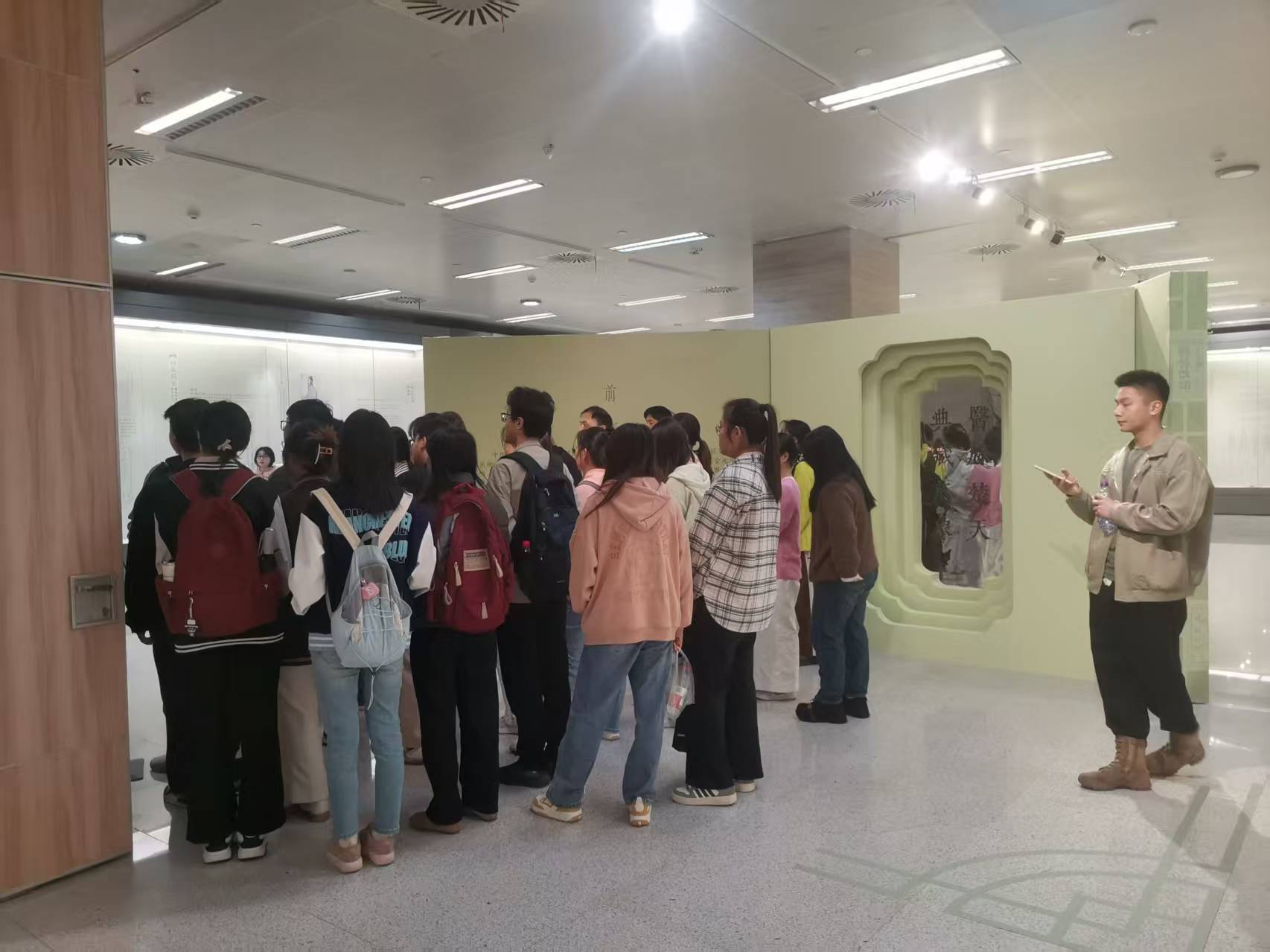 2025年11月8号中医药大学人文学院参观